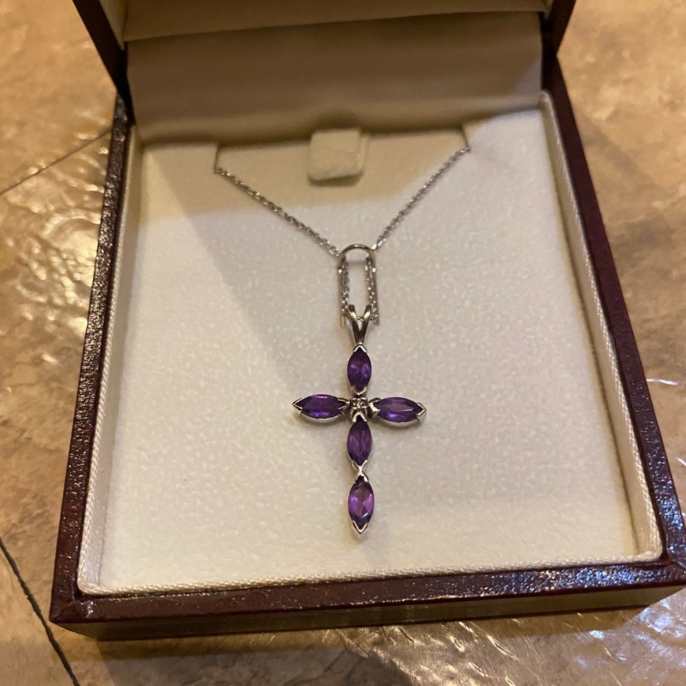 Begeman’s purple cross necklace